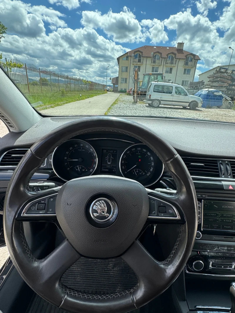 Skoda Superb 2.0 TDI 4x4 DSG, снимка 12 - Автомобили и джипове - 51724475