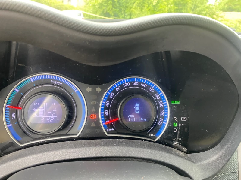 Toyota Auris Hibrid Швейцария, снимка 9 - Автомобили и джипове - 51223726
