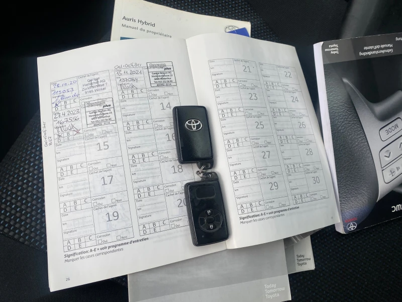 Toyota Auris Hibrid Швейцария, снимка 11 - Автомобили и джипове - 51223726