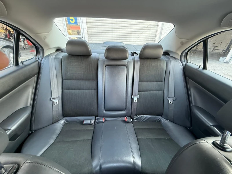 Honda Accord 2.0i FACELIFT, снимка 11 - Автомобили и джипове - 51861912