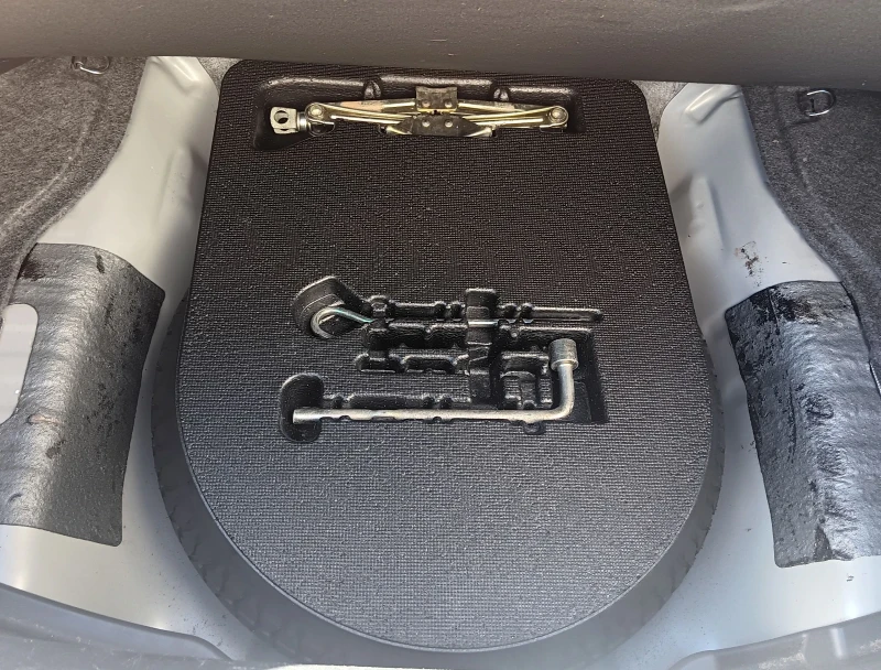 Honda Accord 2.0i FACELIFT, снимка 16 - Автомобили и джипове - 51861912