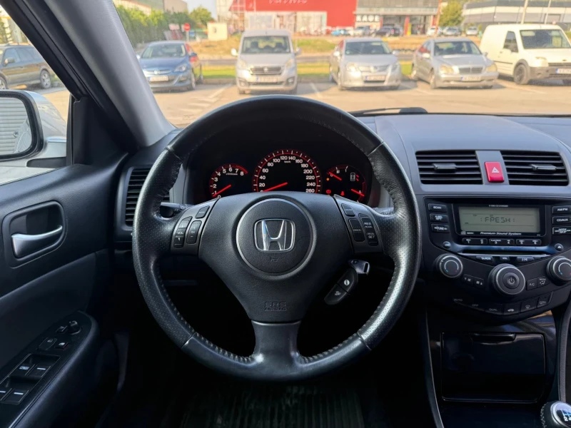 Honda Accord 2.0i FACELIFT, снимка 8 - Автомобили и джипове - 51861912