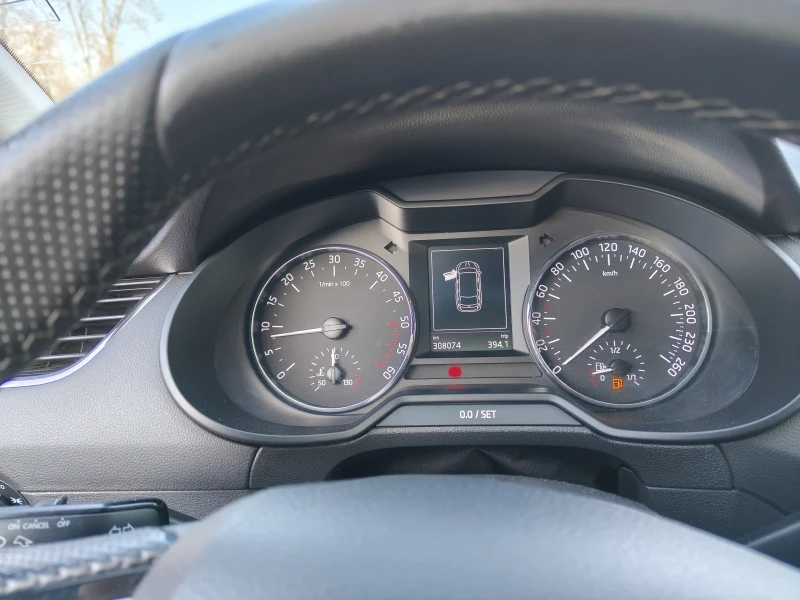 Skoda Octavia, снимка 13 - Автомобили и джипове - 52597862