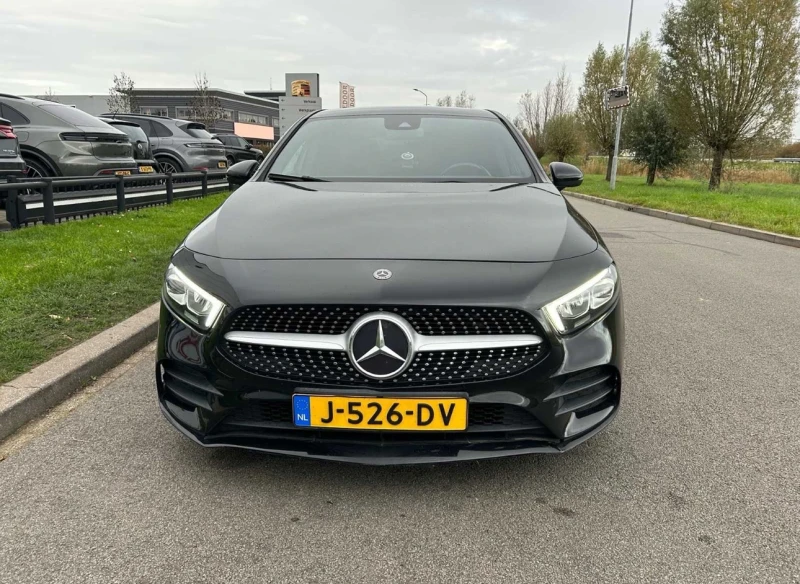 Mercedes-Benz A 180 AMG* KEYLESS* PANO* NIGHT* ГАРАНЦИЯ , снимка 4 - Автомобили и джипове - 52841818