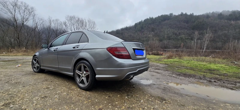Mercedes-Benz C 220, снимка 4 - Автомобили и джипове - 53033508