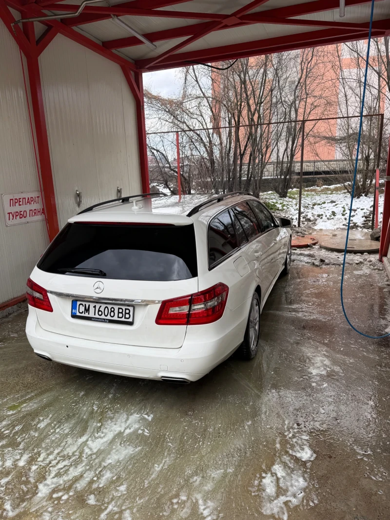Mercedes-Benz E 220, снимка 3 - Автомобили и джипове - 53392292