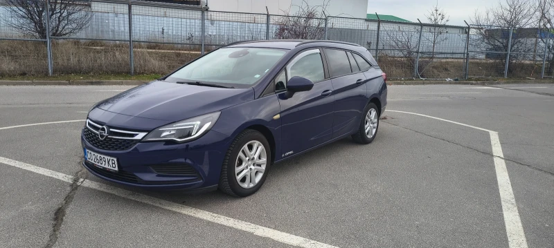 Opel Astra Dtci sports tourer, снимка 2 - Автомобили и джипове - 53479528
