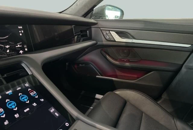 Porsche Taycan TURBO S* CROSS TURISMO* BURMESTER* PANO* 360 CAM* , снимка 13 - Автомобили и джипове - 51289352