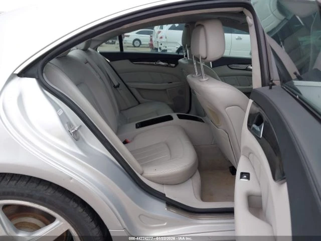 Mercedes-Benz CLS 550 AMG Package* КОжа* Подгрев* Масажи* Кейлес* , снимка 11 - Автомобили и джипове - 53745329
