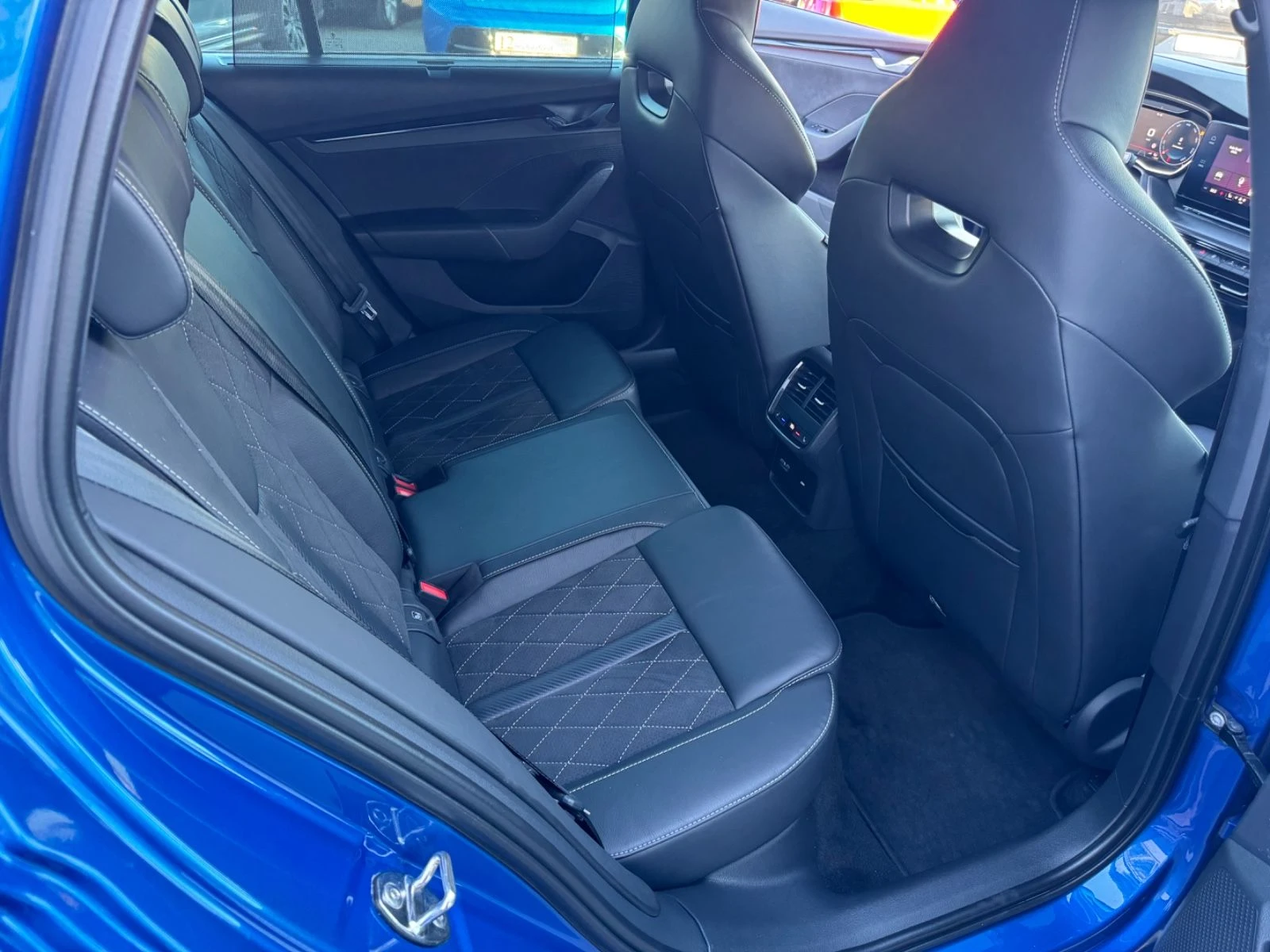 Skoda Octavia 2.0-TDI/200HP/RS+ /LED/ACC/CAM/HUD/NAVI/120vpr | Mobile.bg   12