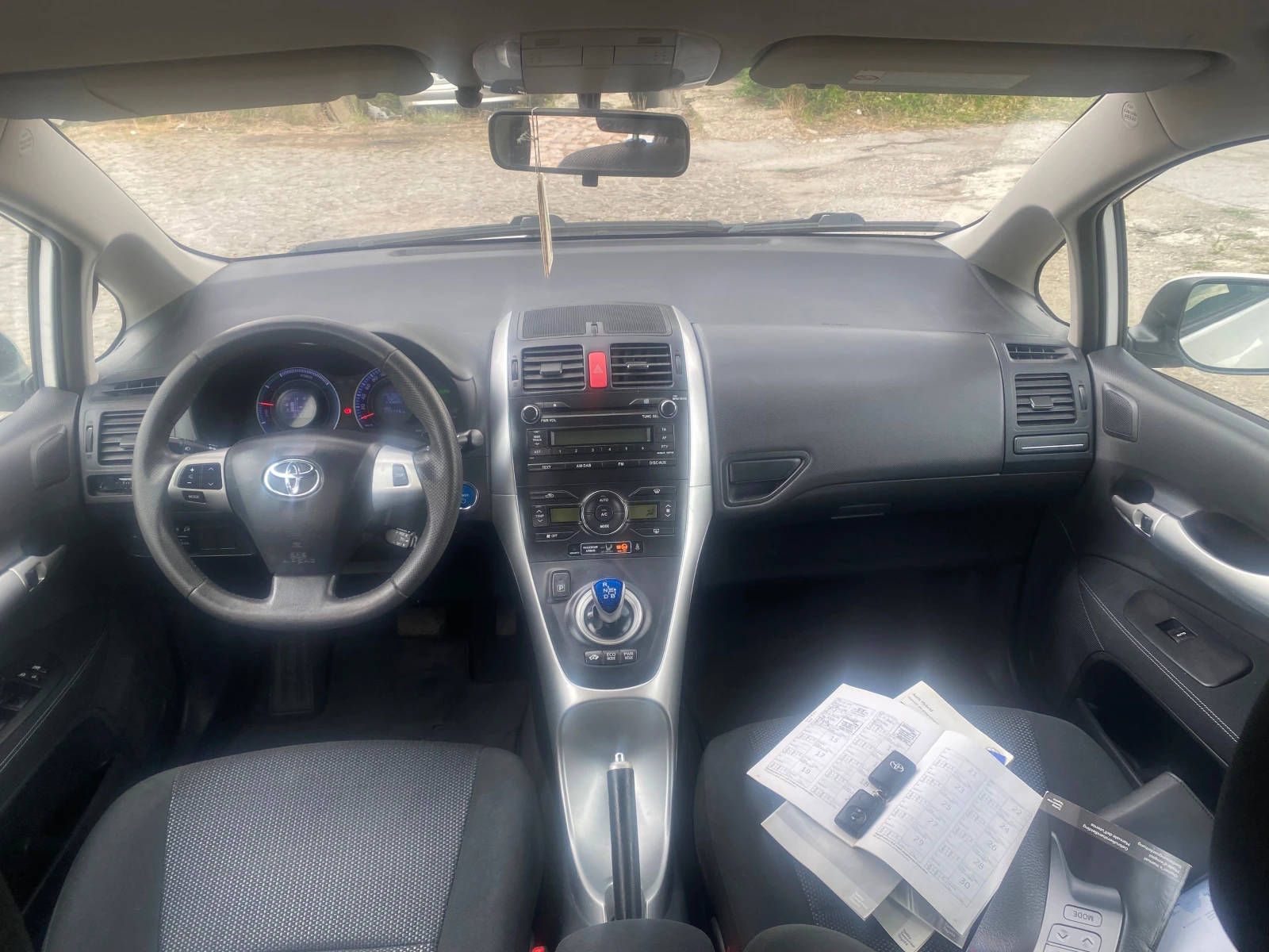 Toyota Auris Hibrid Швейцария - изображение 7