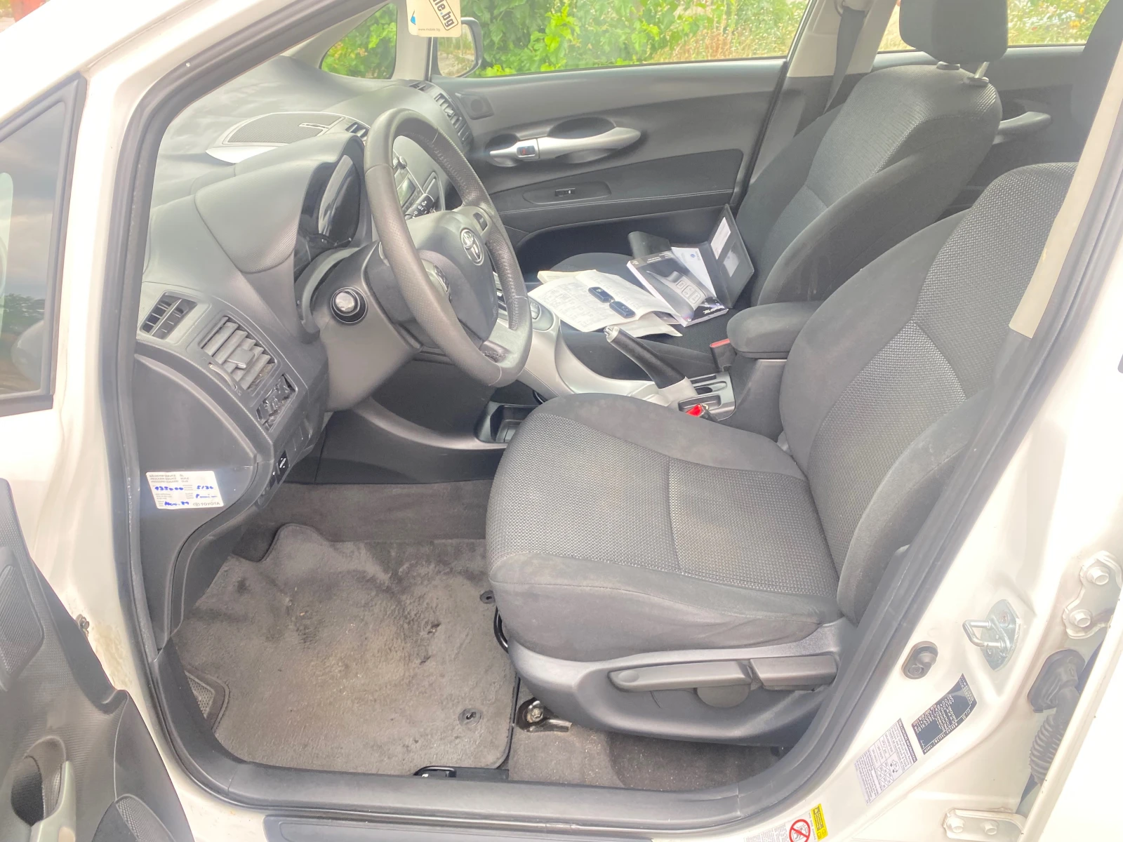 Toyota Auris Hibrid Швейцария - изображение 8
