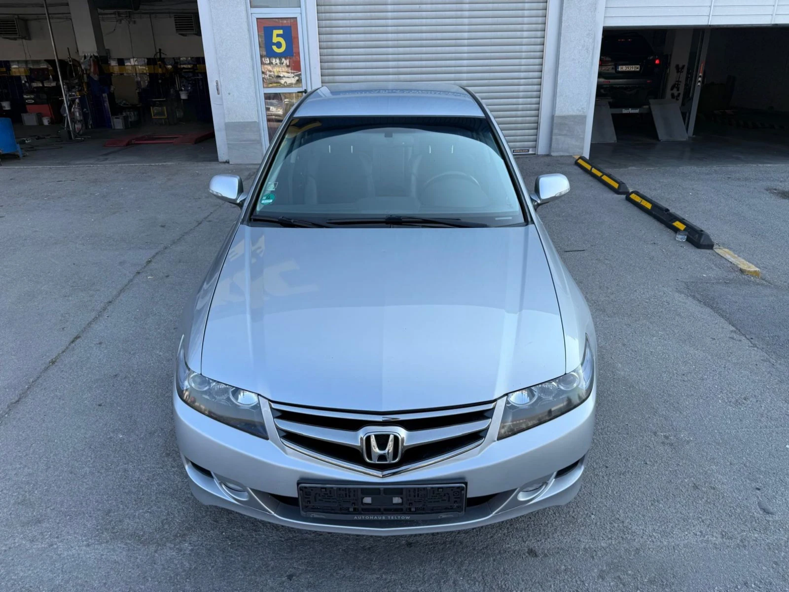 Honda Accord 2.0i FACELIFT - изображение 3