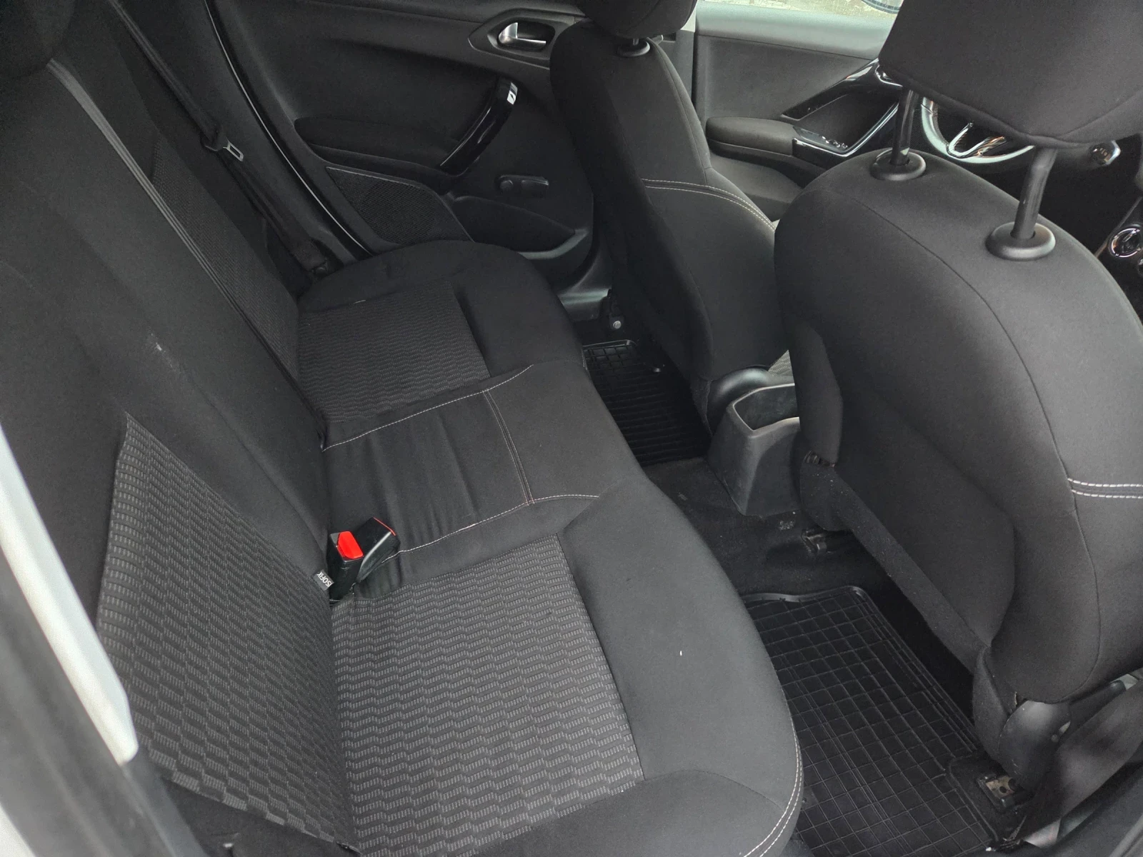 Peugeot 208 GTline 1, 200 EURO6 - изображение 10