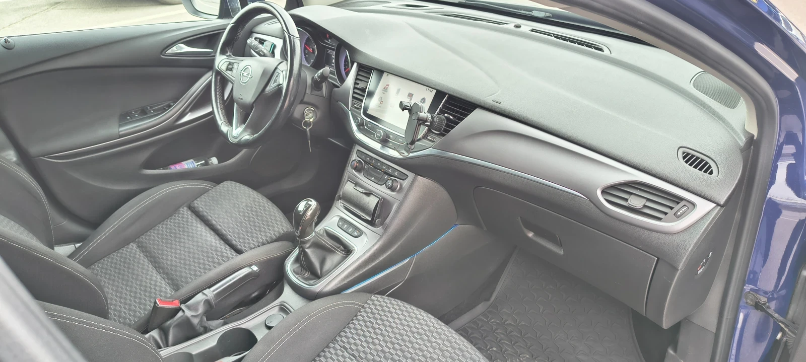 Opel Astra Dtci sports tourer, снимка 12 - Автомобили и джипове - 53479528