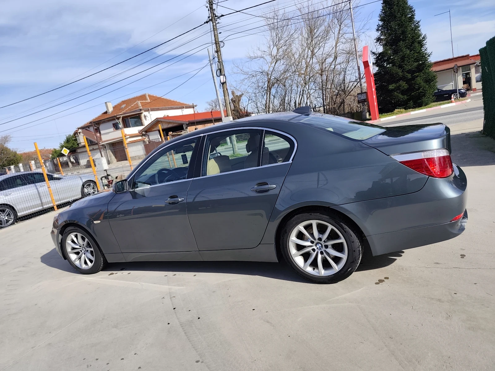 BMW 520 Газ бензин , снимка 8 - Автомобили и джипове - 53537639