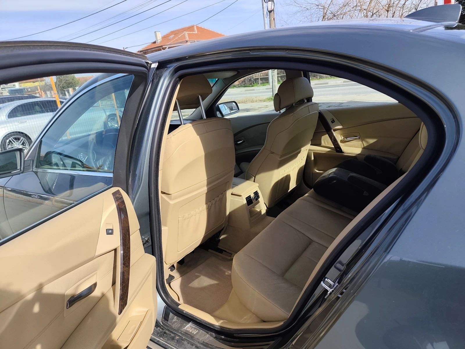 BMW 520 Газ бензин , снимка 16 - Автомобили и джипове - 53537639