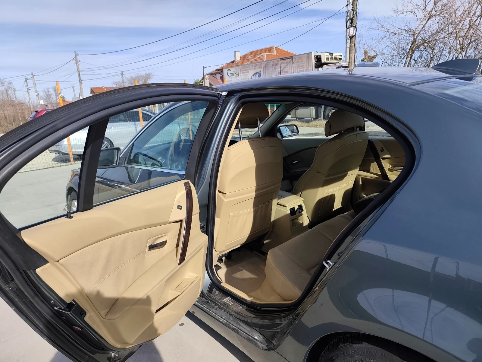 BMW 520 Газ бензин , снимка 9 - Автомобили и джипове - 53537639