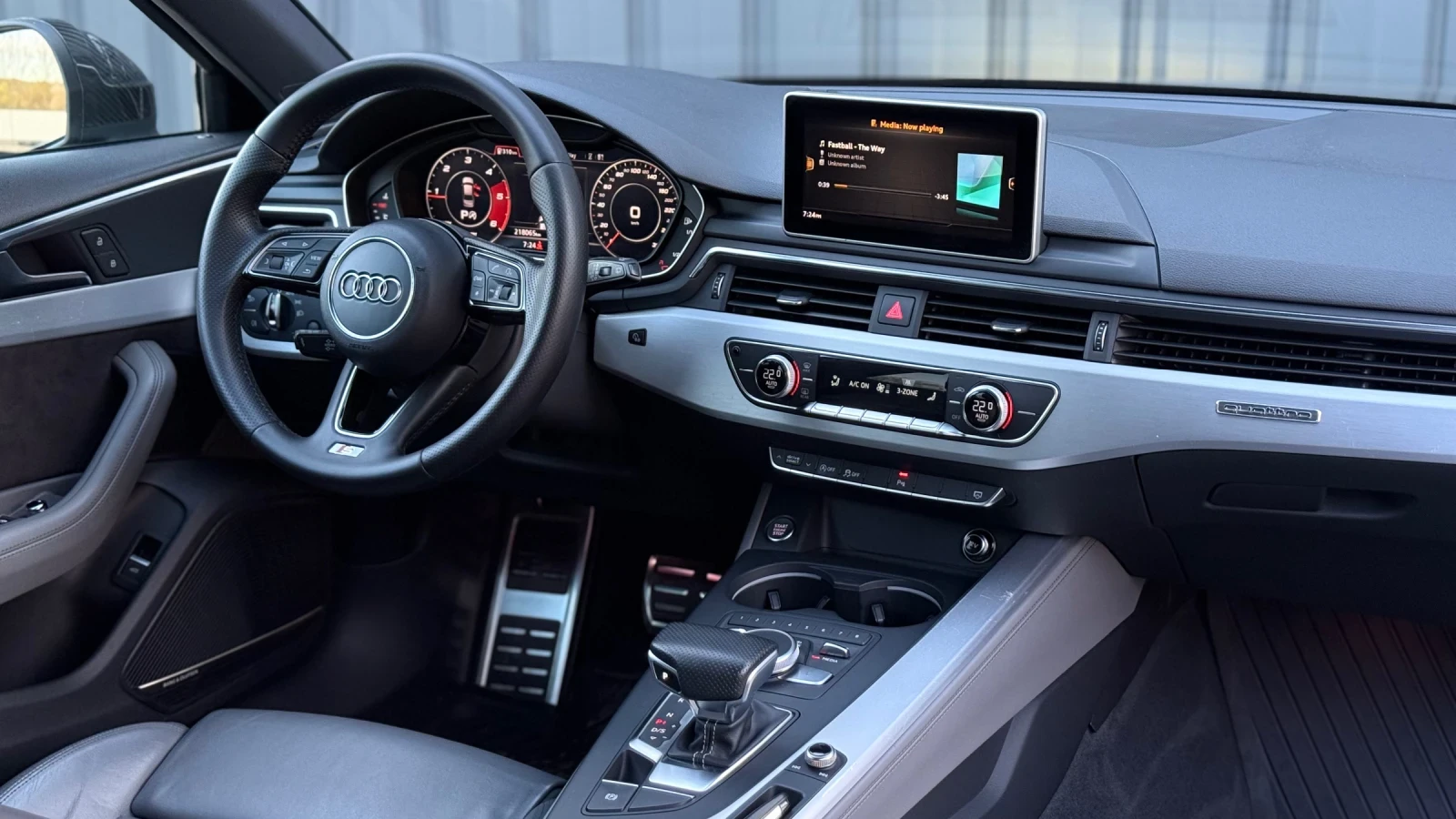 Audi A4 S-LINE QUATTRO DIGITAL COCKPIT , снимка 9 - Автомобили и джипове - 53804147