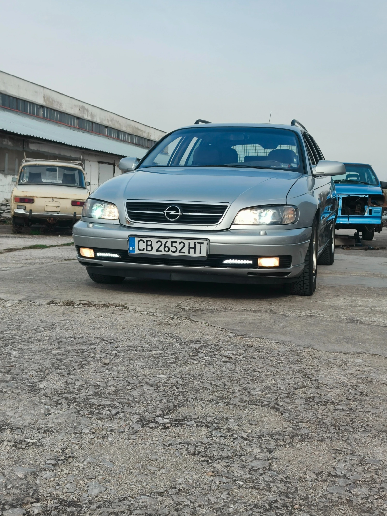 Opel Omega 2.6 V6 Elegance с шпер, LPG, ръчка, кожа, нивомат