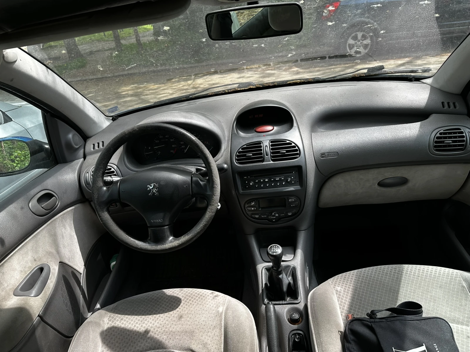 Peugeot 206 1.4i, снимка 5 - Автомобили и джипове - 54360526