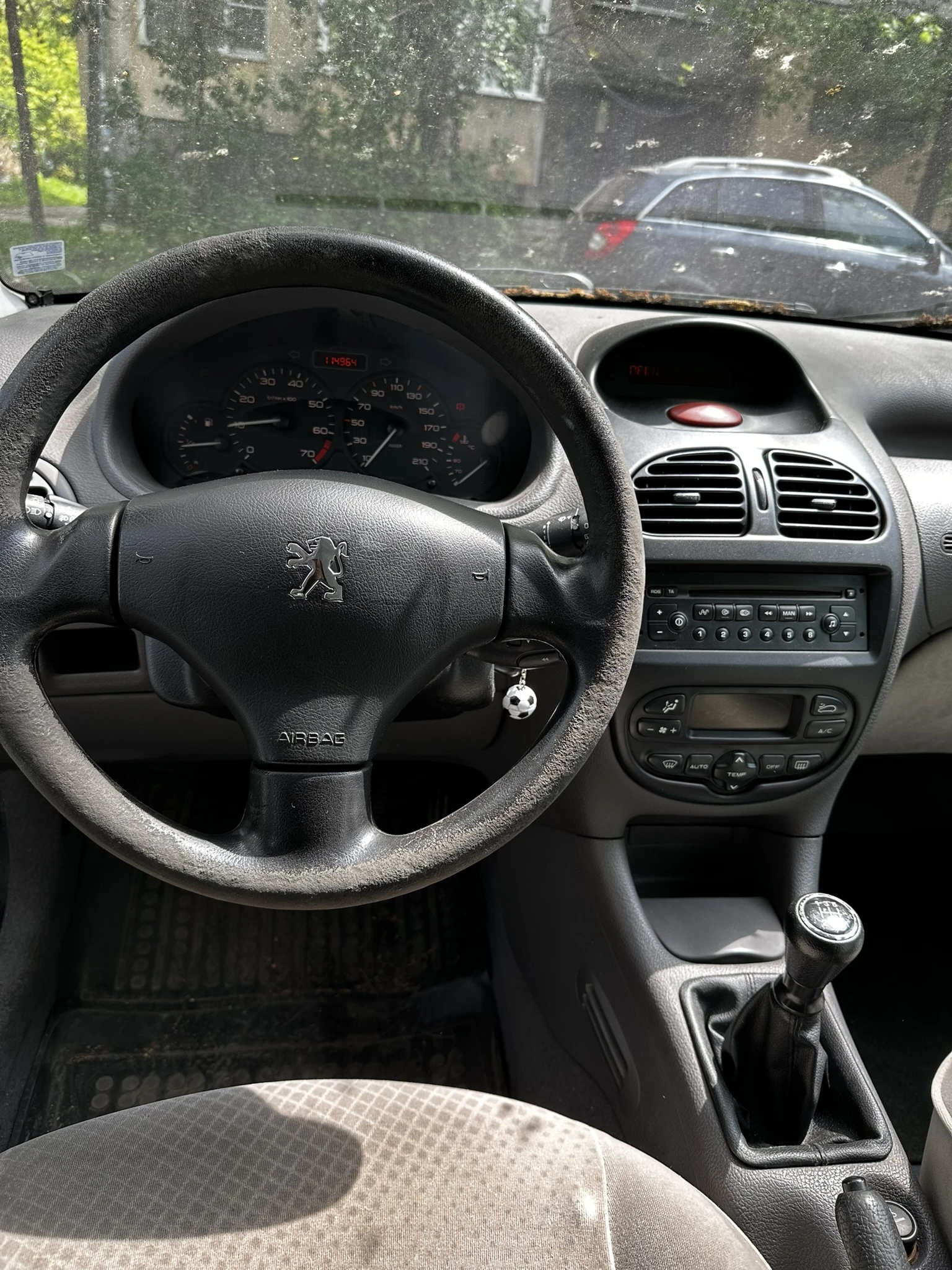 Peugeot 206 1.4i, снимка 6 - Автомобили и джипове - 54360526