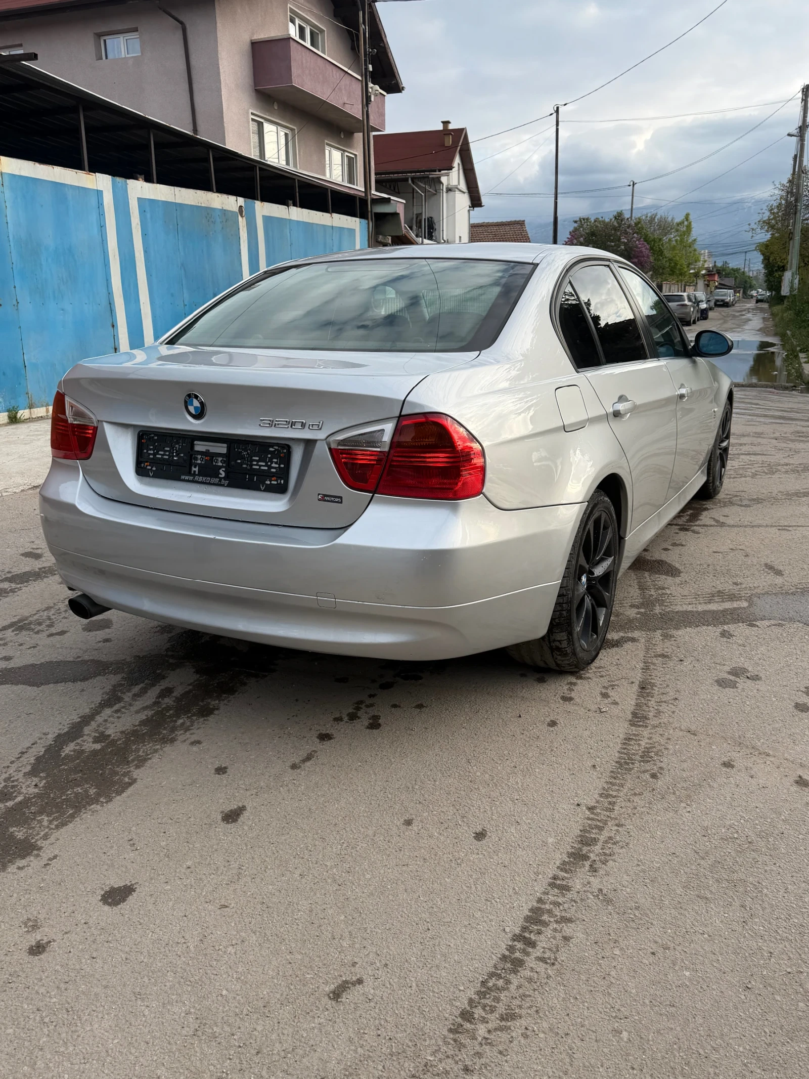 BMW 320, снимка 4 - Автомобили и джипове - 54809666