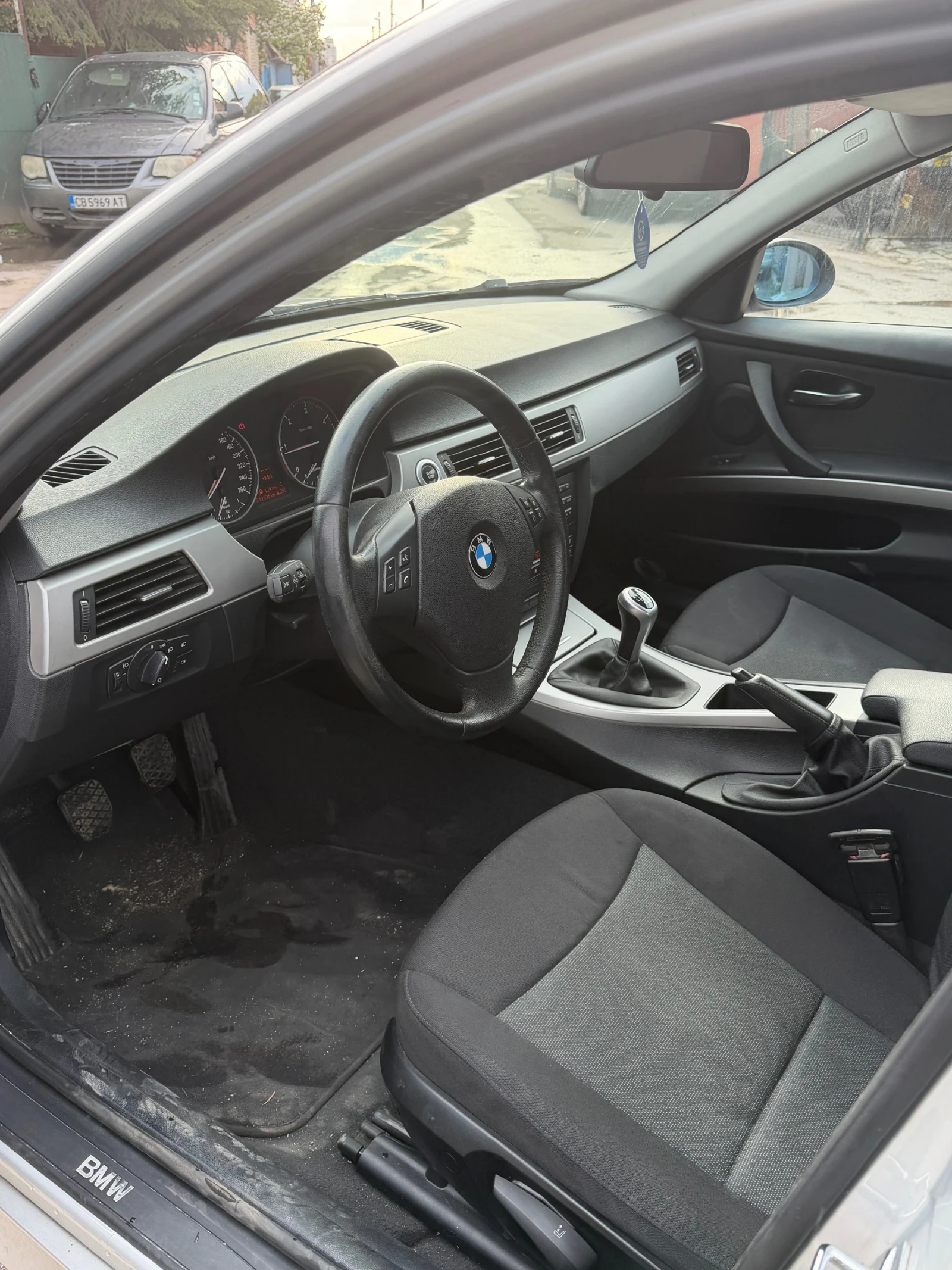 BMW 320, снимка 3 - Автомобили и джипове - 54809666