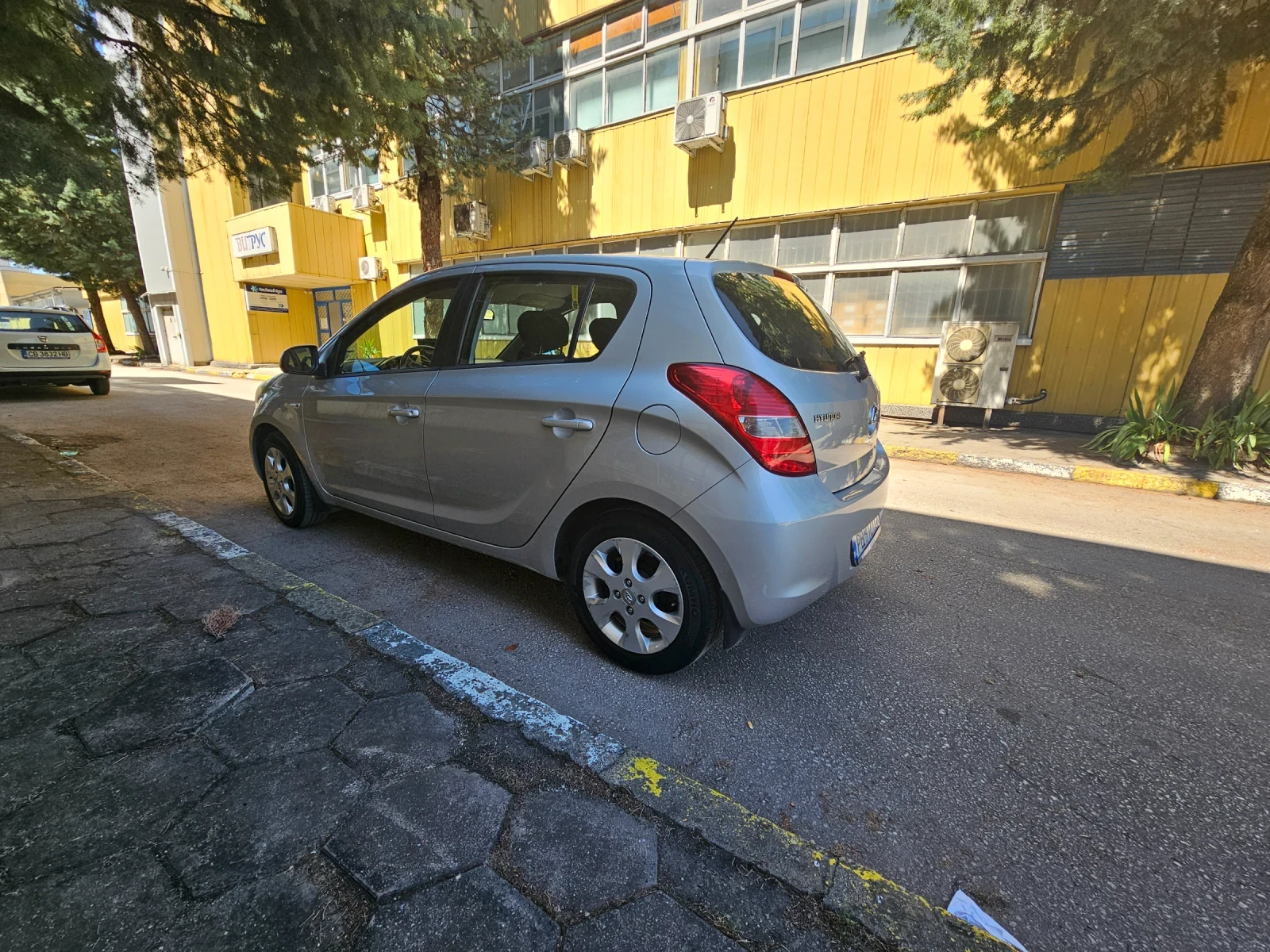 Hyundai I20, снимка 3 - Автомобили и джипове - 54914391