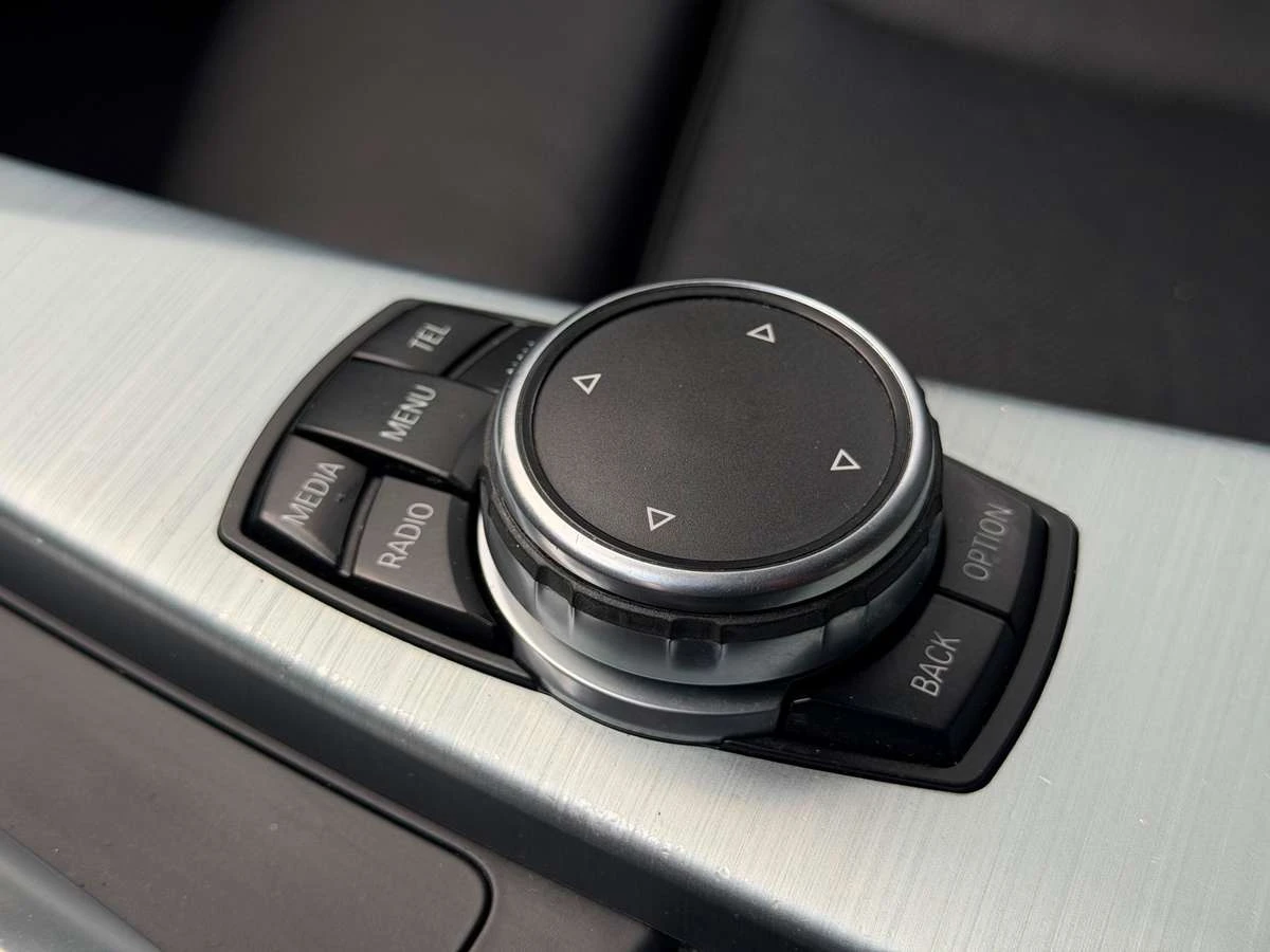 BMW 335 M PCKG / Harman Kardon / БЕЗ УДАРИ / ЦЕНА ДО БГ , снимка 12 - Автомобили и джипове - 54957003