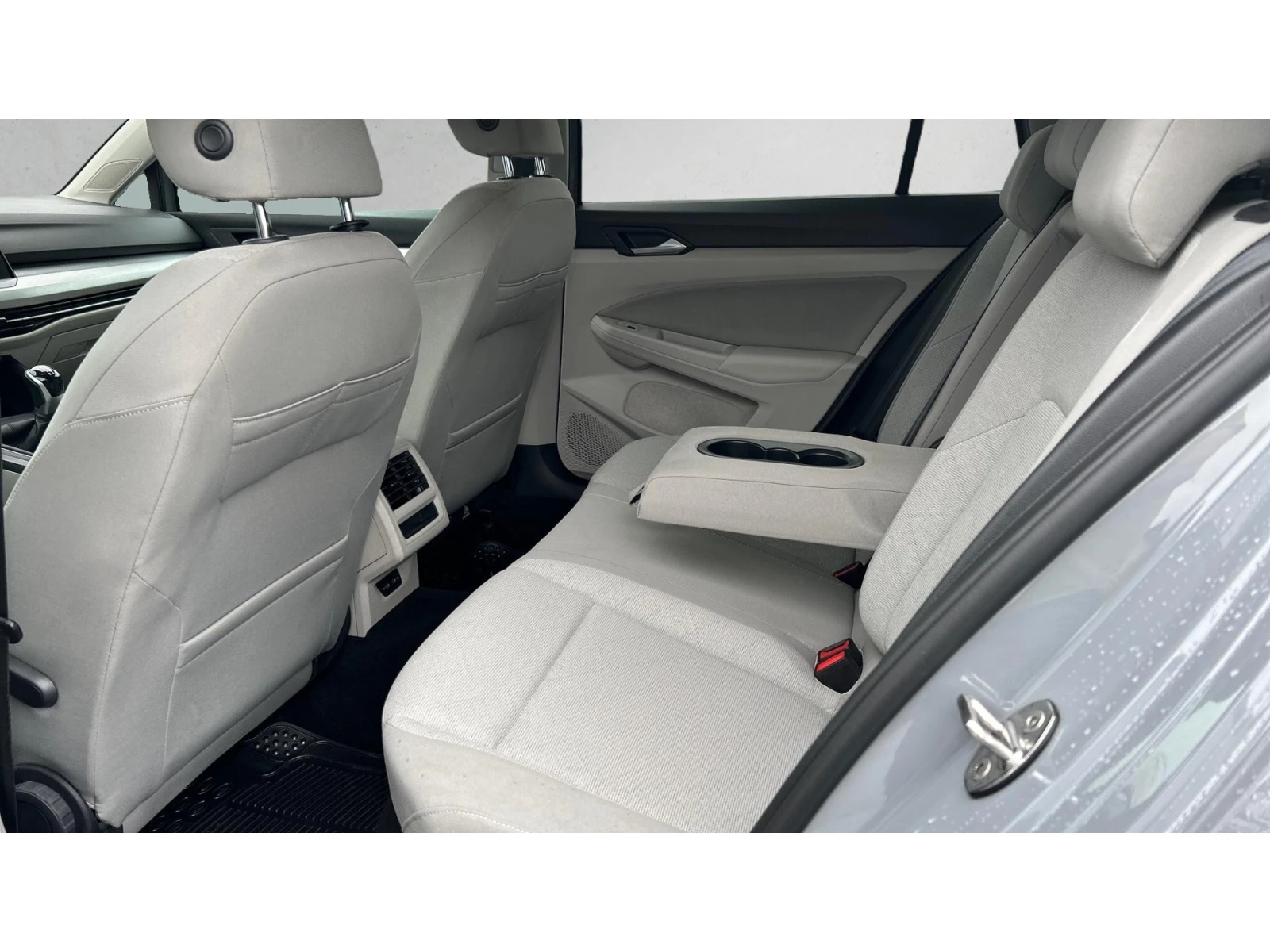VW Golf 2.0 TDi M/T, Месечна вноска от 266  , снимка 12 - Автомобили и джипове - 55043523