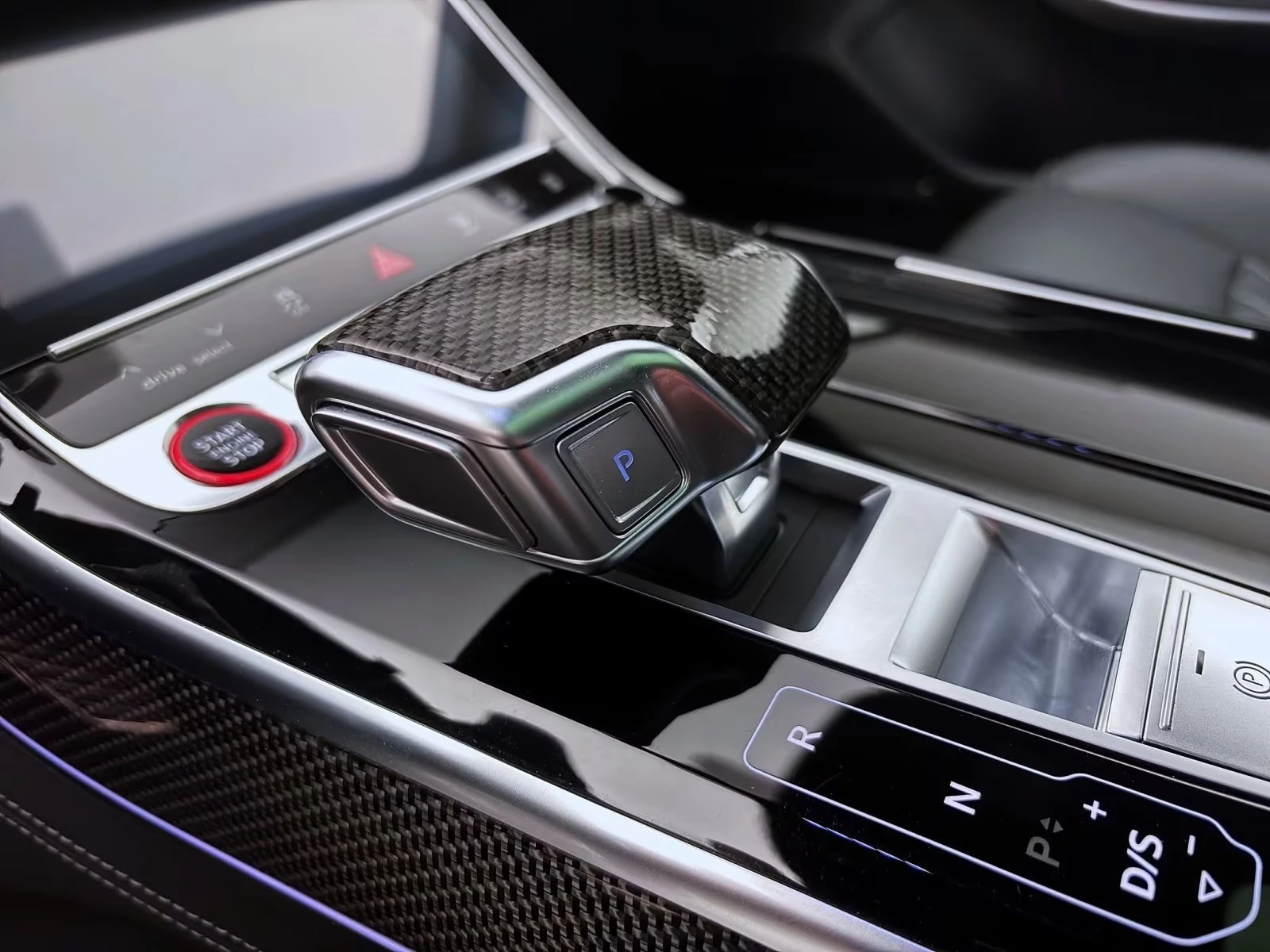 Audi S8 CARBON / BLACK OPTIC/ B&O/ MATRIX/ PANO/ 360/ HUD | Mobile.bg � ����������� 13