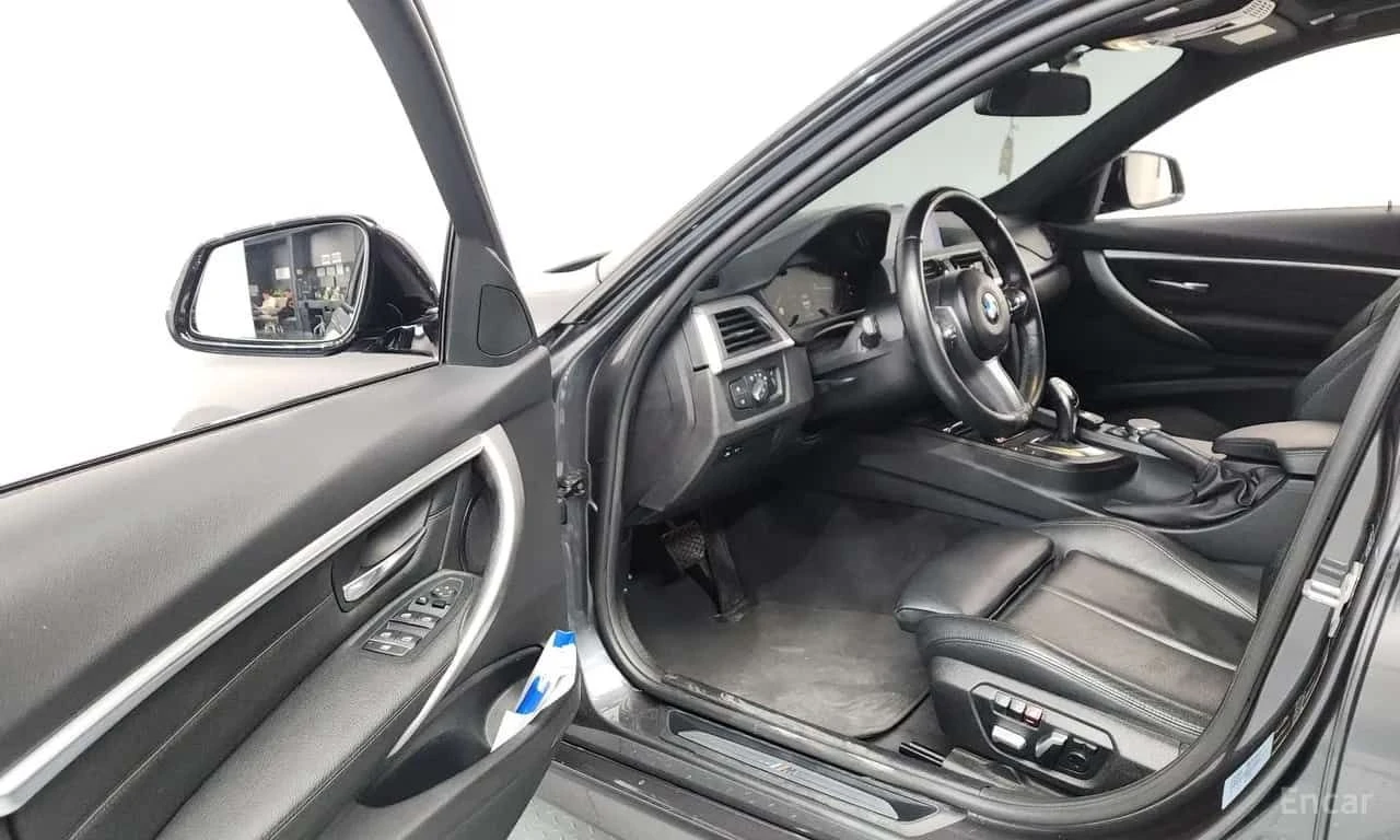BMW 330 * 330i M Sport Shadow * ЦЕНА ДО БГ, снимка 5 - Автомобили и джипове - 55577956