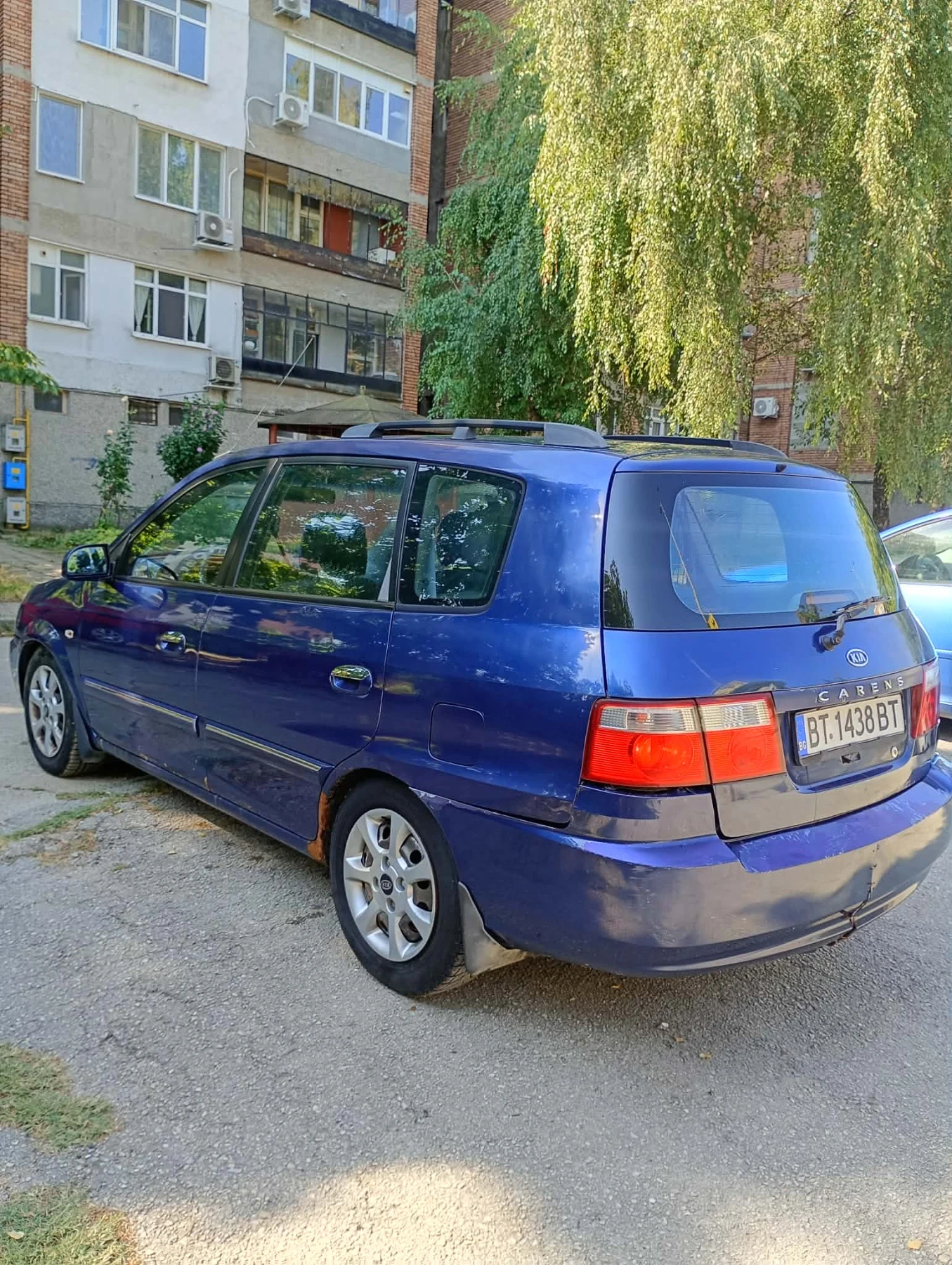 Kia Carens, снимка 4 - Автомобили и джипове - 55725608