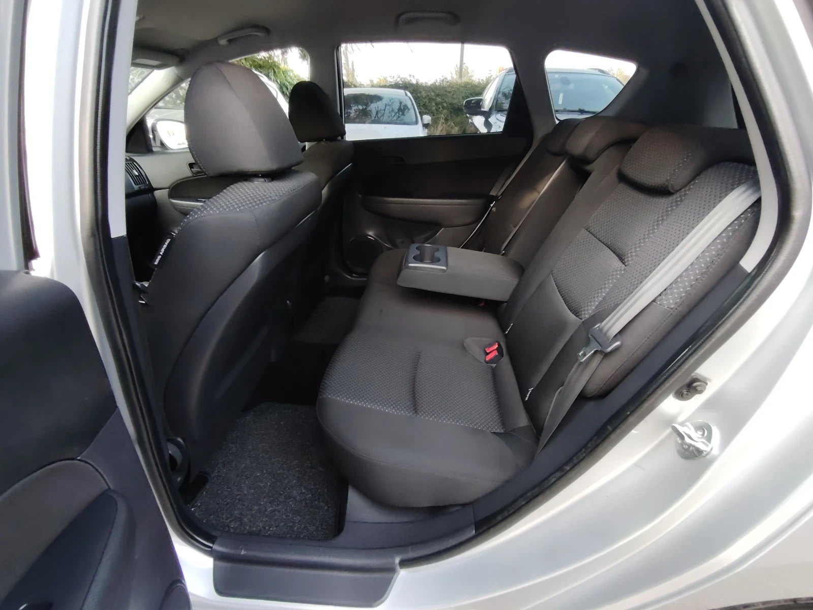 Hyundai I30 Sw 1.6CRD-i/EDITION , снимка 16 - Автомобили и джипове - 55753483
