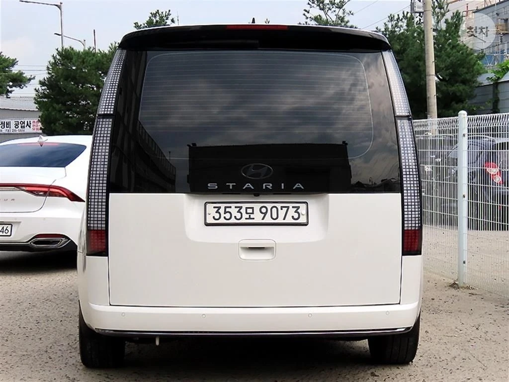 Hyundai Staria INSCRIPTION * FIRST CLASS* FULL MAX * КРАЙНА ЦЕНА*, снимка 4 - Автомобили и джипове - 55950763