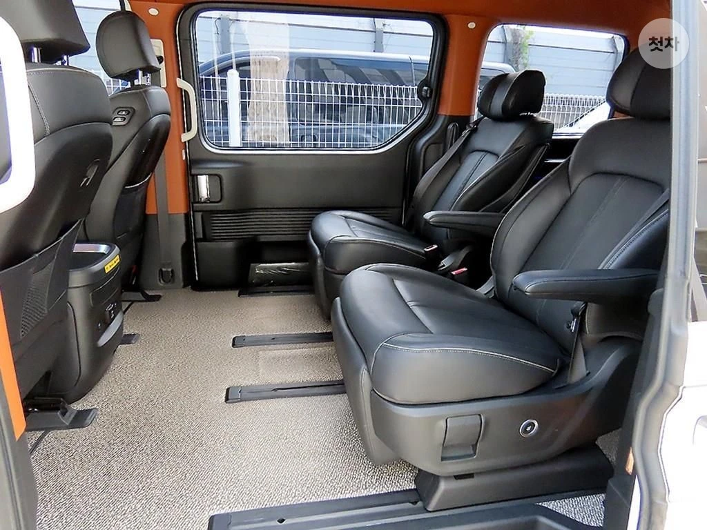 Hyundai Staria INSCRIPTION * FIRST CLASS* FULL MAX * КРАЙНА ЦЕНА*, снимка 6 - Автомобили и джипове - 55950763