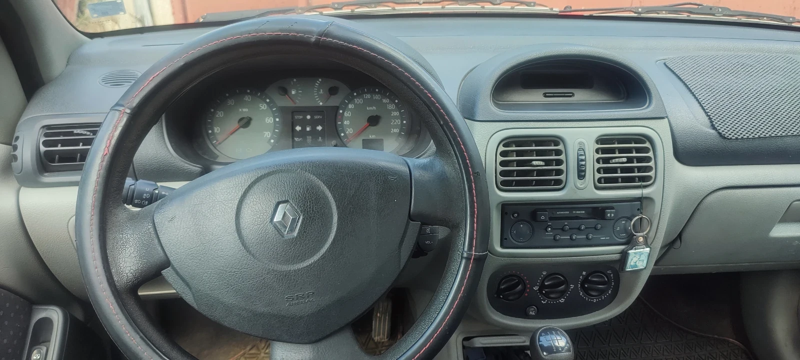 Renault Clio, снимка 5 - Автомобили и джипове - 56070915