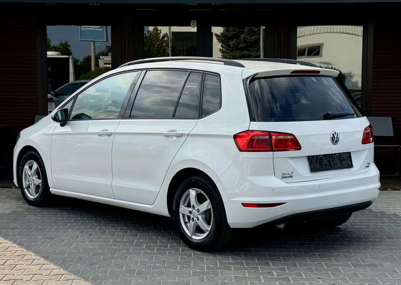 VW Sportsvan SPORTSVAN* Камера* , снимка 6 - Автомобили и джипове - 56127633