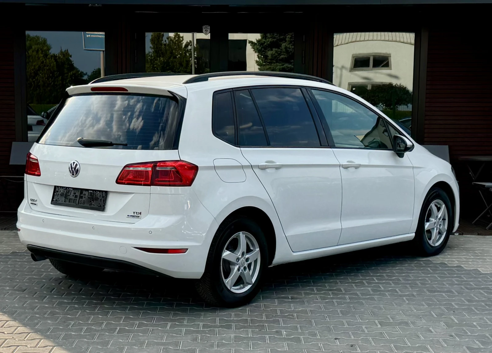 VW Sportsvan SPORTSVAN* Камера* , снимка 4 - Автомобили и джипове - 56127633
