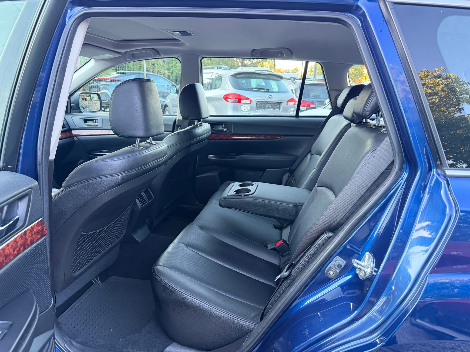 Subaru Outback 3.6 EXECUTIVE , снимка 14 - Автомобили и джипове - 56311703