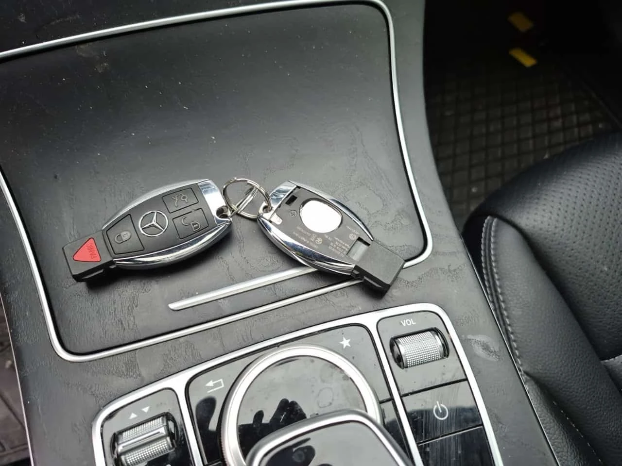 Mercedes-Benz C 300 * 4matic Sedan * CARFAX *  | Mobile.bg � ����������� 10