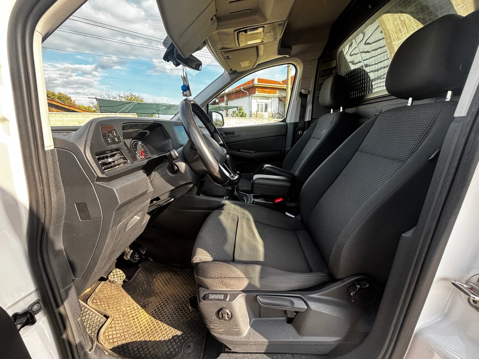 VW Caddy, снимка 9 - Автомобили и джипове - 56730288