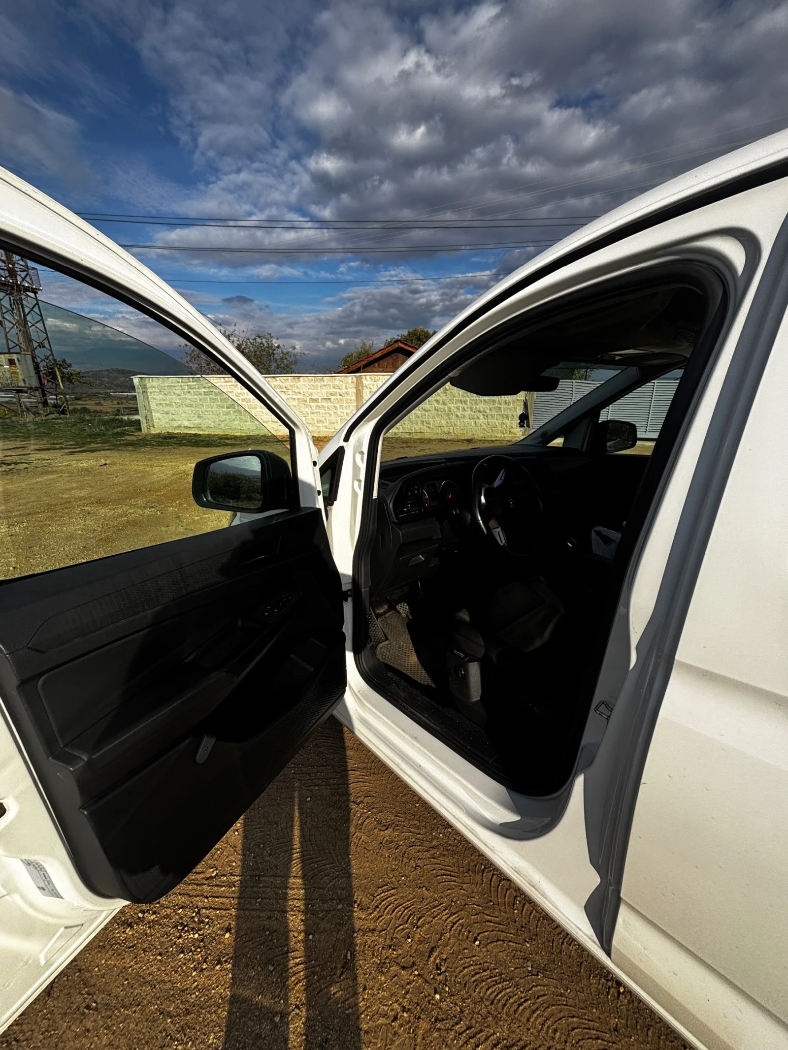 VW Caddy, снимка 7 - Автомобили и джипове - 56730288