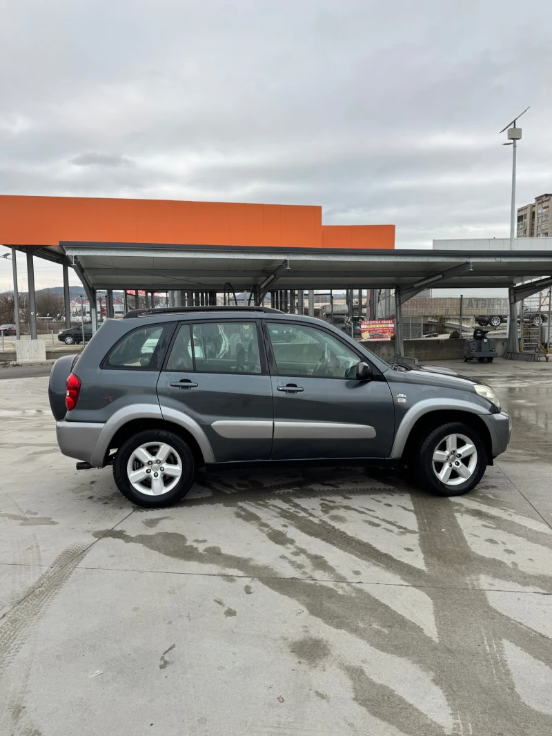 Toyota Rav4, снимка 4 - Автомобили и джипове - 48481557