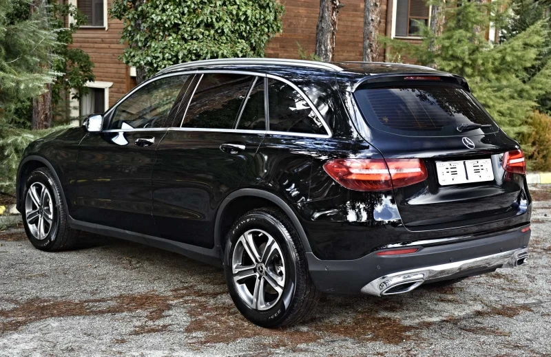 Mercedes-Benz GLC 220 4MATIC // DISTRONIK// EXCLUSIVE, снимка 6 - Автомобили и джипове - 53035693