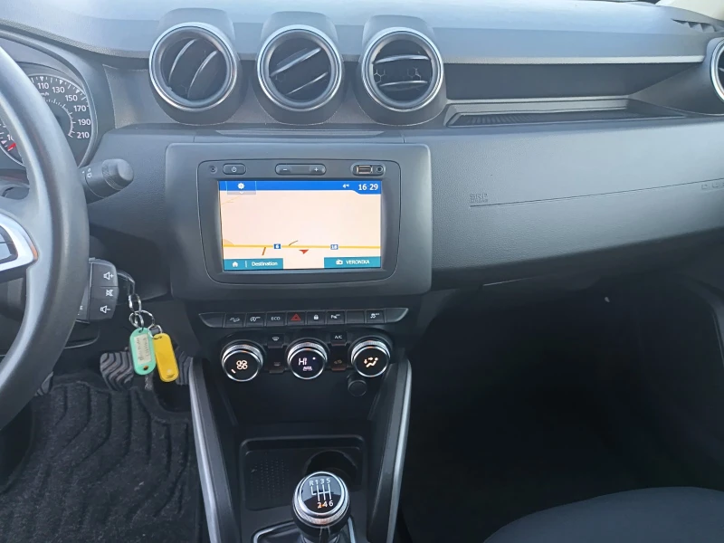 Dacia Duster КАПАРИРАН!  1.3 Tce/150 к.с. / 4x4 /Prestige, снимка 11 - Автомобили и джипове - 53085913