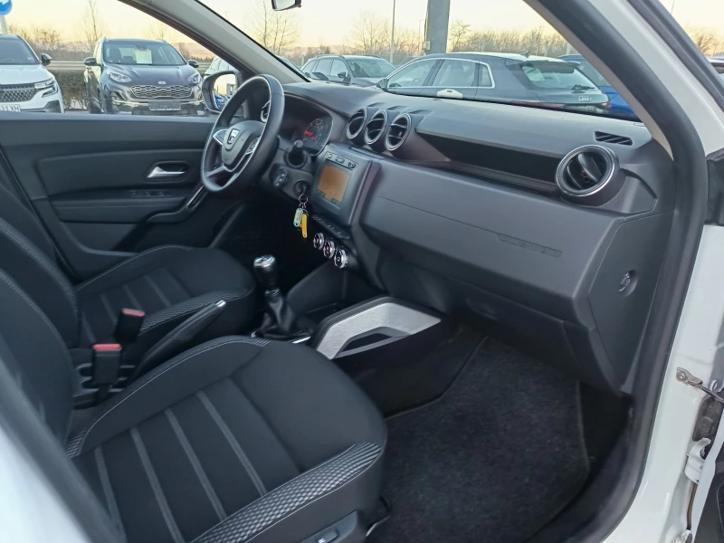 Dacia Duster КАПАРИРАН!  1.3 Tce/150 к.с. / 4x4 /Prestige, снимка 12 - Автомобили и джипове - 53085913