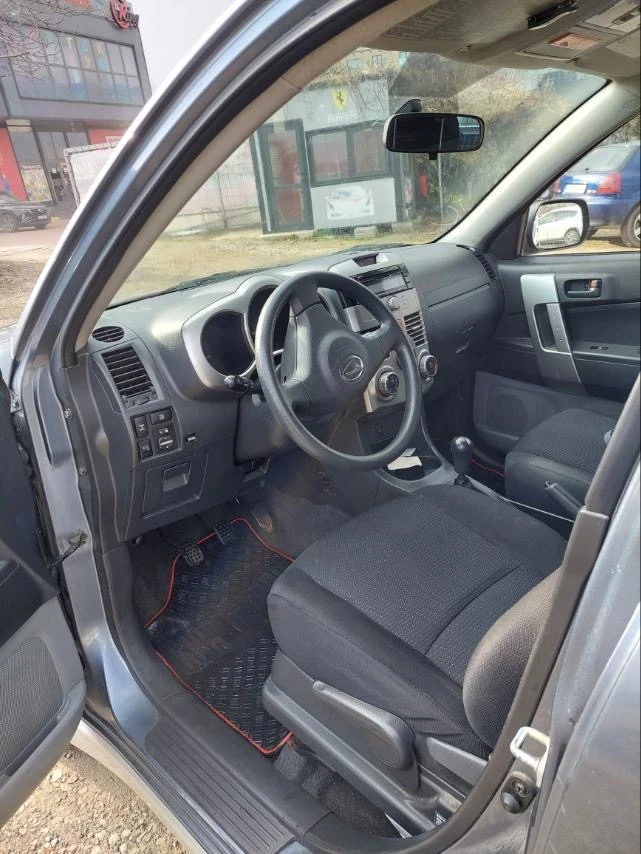 Daihatsu Terios 1.5, снимка 4 - Автомобили и джипове - 48953680