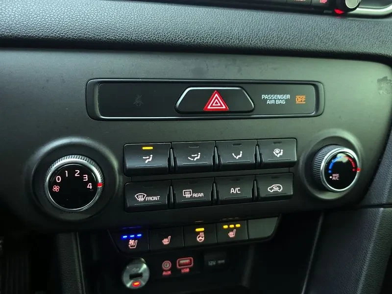 Kia Sportage 2.0 CRDi 4WD, снимка 17 - Автомобили и джипове - 54274973